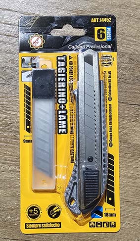 Cutter professionale in alluminio + 5 lame art. 14452